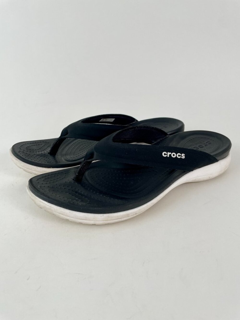 Crocs Women's Capri V Sporty Flip Flop, Black, Size 7